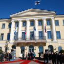 Velkomstseremonien fant sted utenfor presidentpalasset. Foto: Lise Åserud, NTB scanpix